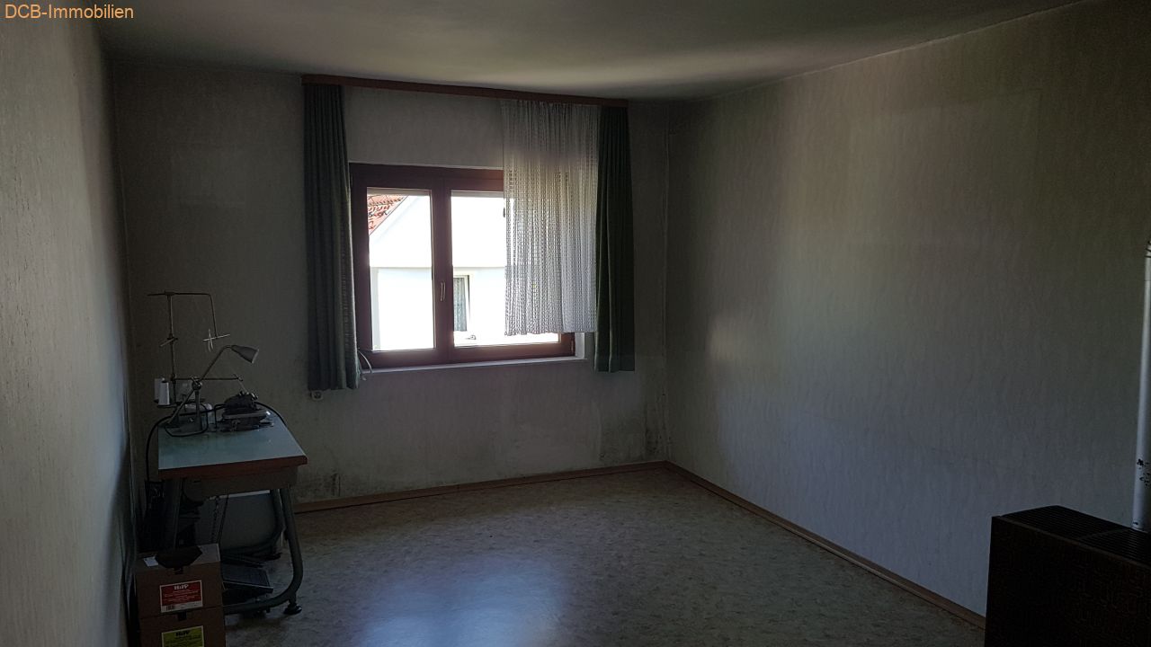Sanierungsbedürftiges Haus mit Potenzial