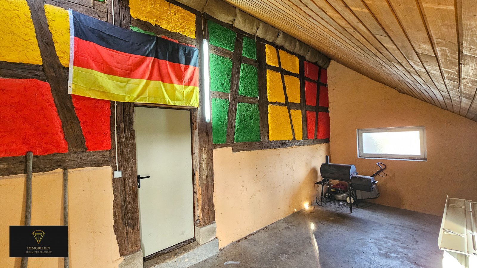 Ein großzügiges Haus auf einem weitläufigen Grundstück in einer idyllischen Lage