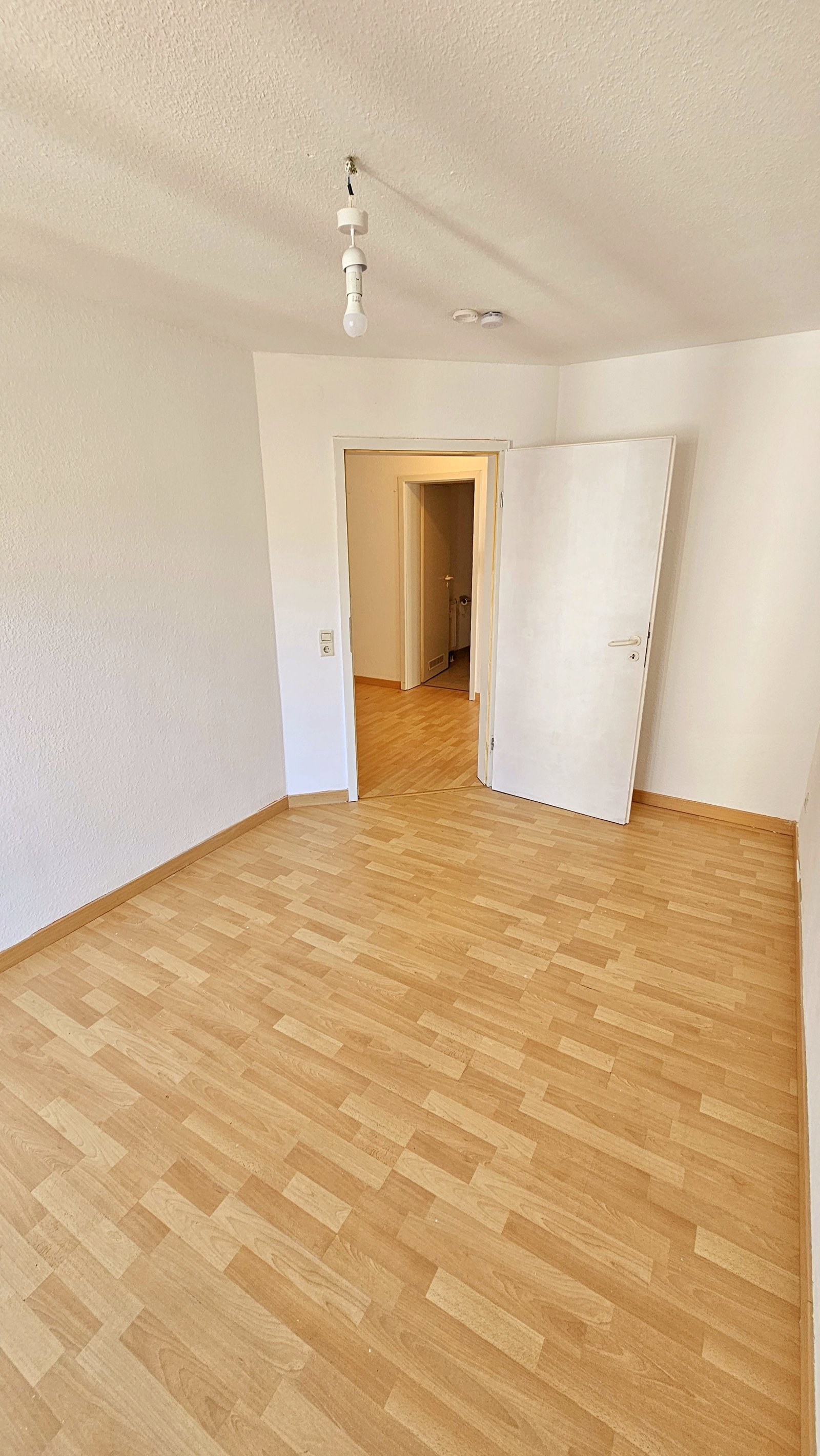 Helle, zentrale Wohnung – sofort bezugsfertig!
