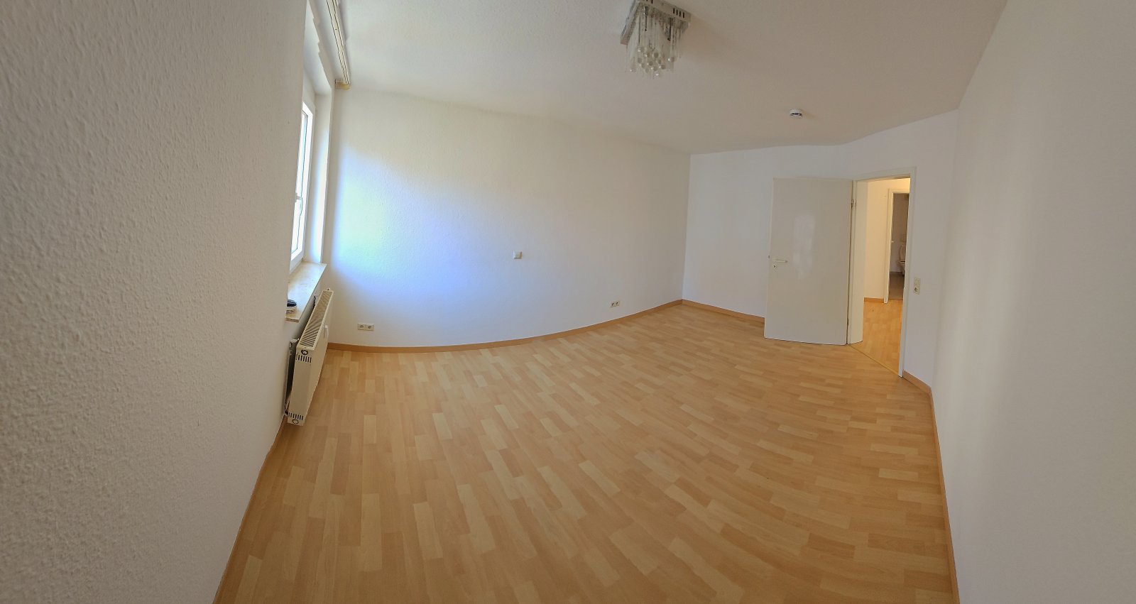 Helle, zentrale Wohnung – sofort bezugsfertig!