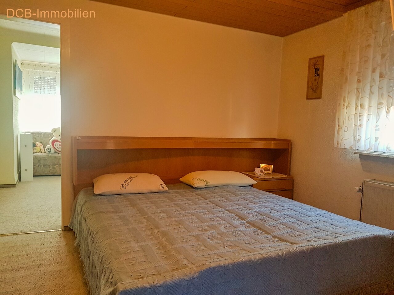 Schlafzimmer 2- 1 OG Schlafzimmer 2- 1 OG