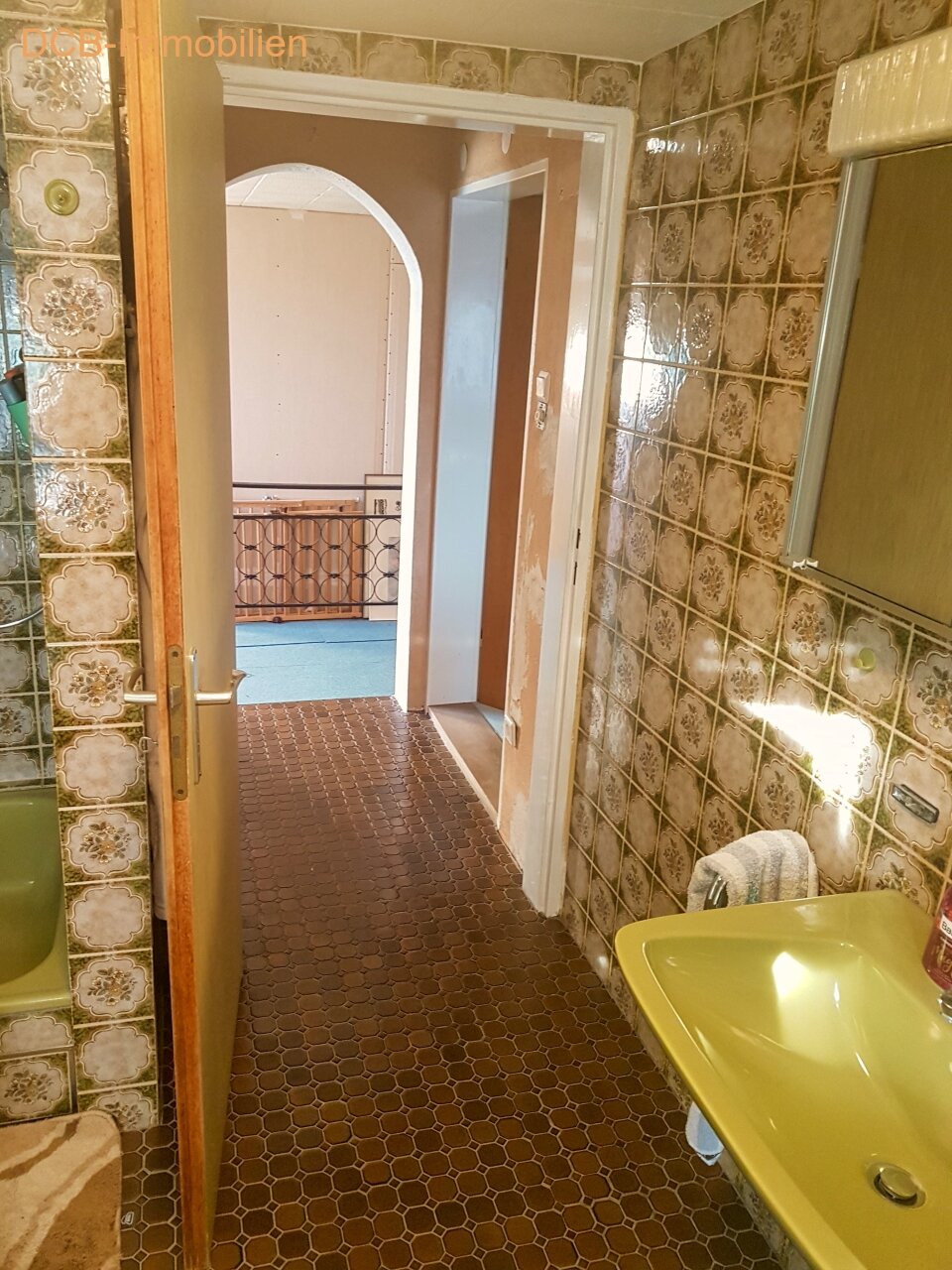 Badezimmer 1 OG Badezimmer 1 OG