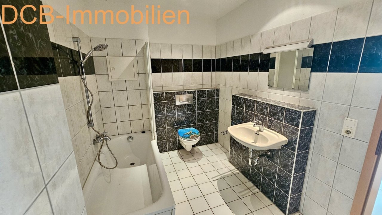 Badezimmer mit Wanne Badezimmer mit Wanne