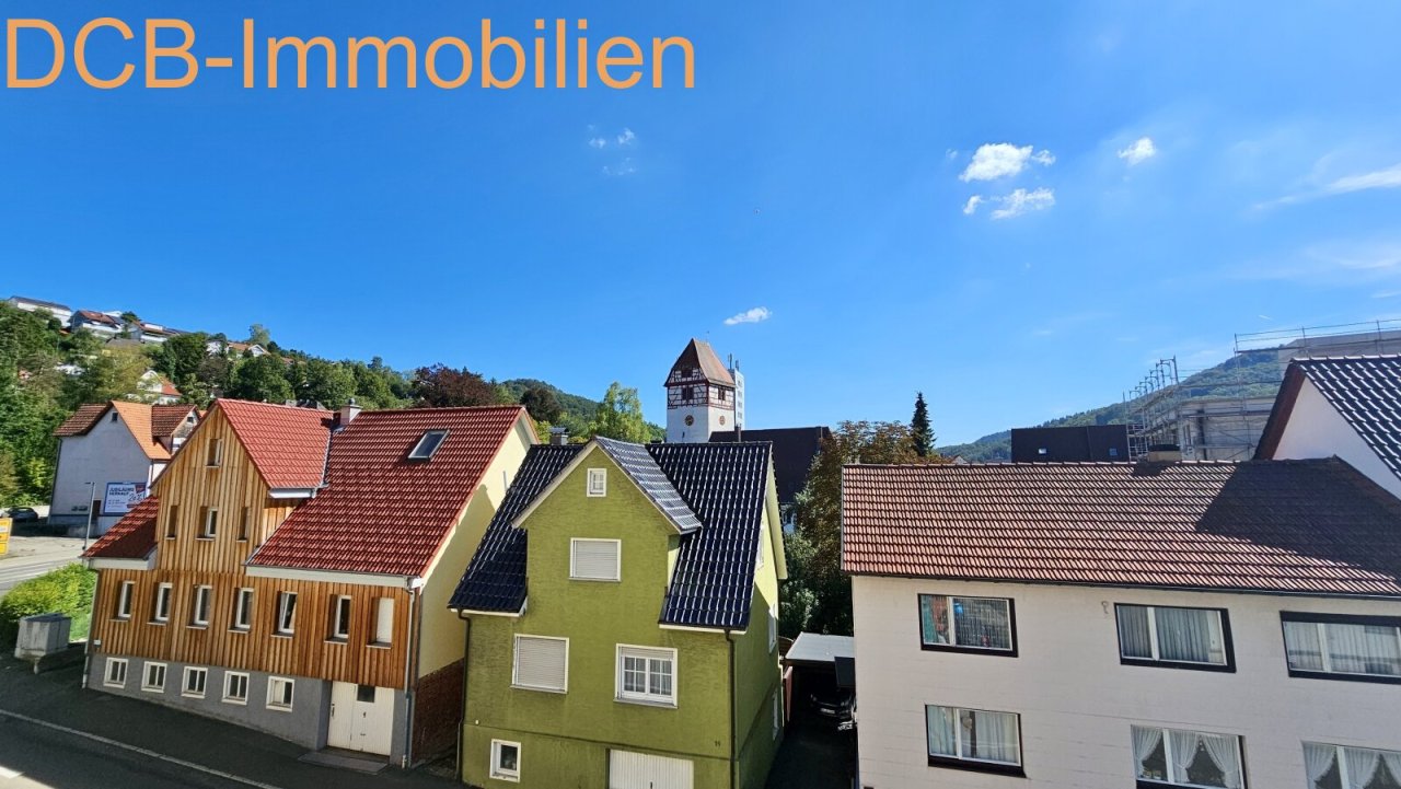 …mit wunderschöner Aussicht aus dem Fenster …mit wunderschöner Aussicht aus dem Fenster