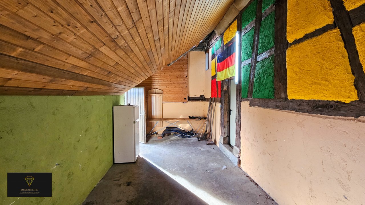weiterer Lagerraum hinter der Scheune weiterer Lagerraum hinter der Scheune